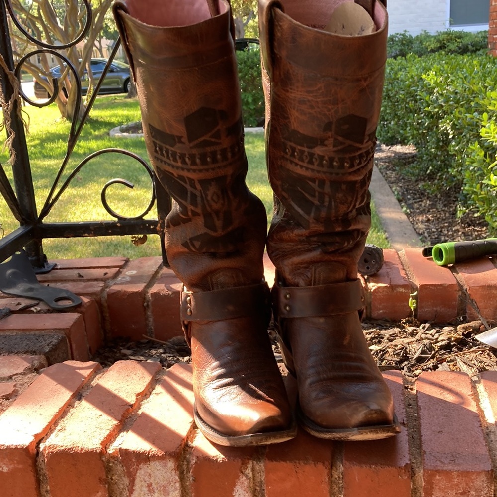 Junk Gypsy She Who is Brave boots. Sz 8. By LANE boots.